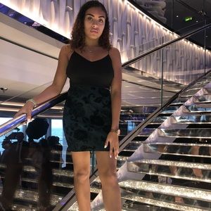 Forever 21 Small Black crop top